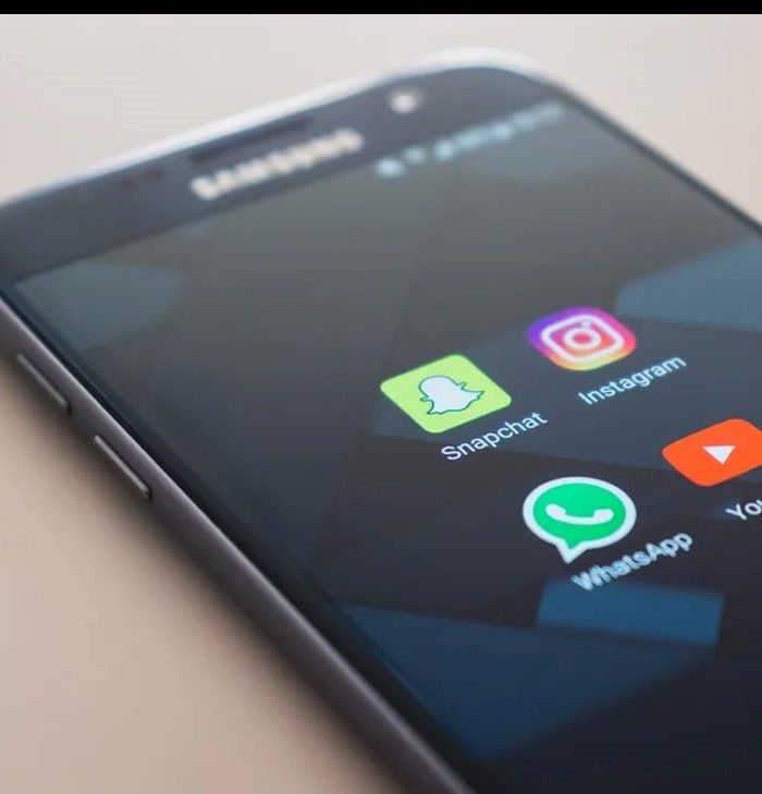 Austrália planeja proibir uso de redes sociais por crianças e adolescentes